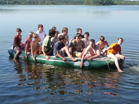 Viele in einem Boot.jpg